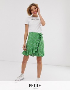 Зеленая мини-юбка с оборкой и цветочным принтом New Look Petite - Зеленый