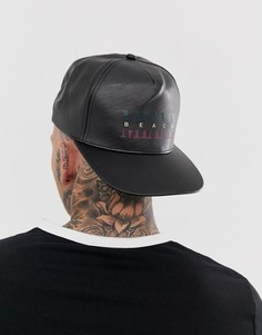 Бейсболка из искусственной кожи с нашивкой ASOS DESIGN - Черный