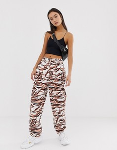Широкие брюки с тигровым принтом и складками ASOS DESIGN - Мульти