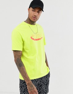 Неоново-зеленая футболка с принтом на груди Bershka - Зеленый
