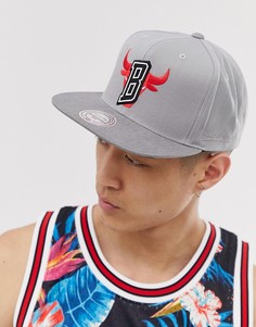 Серая бейсболка Mitchell & Ness Chicago Bulls - Серый