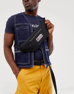 Черная сумка через плечо с резиновой нашивкой ASOS DESIGN - Черный