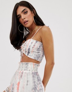 Белый кроп-топ на бретельках с принтом тай-дай и завязкой спереди River Island - Белый