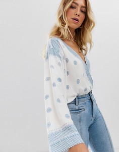Боди с принтом и запахом Free People - On Board - Белый