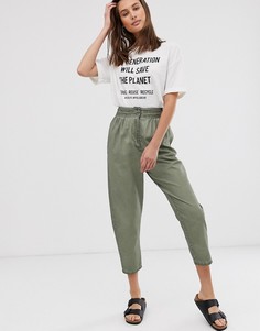 Брюки галифе с масляным эффектом и складками ASOS DESIGN - Зеленый