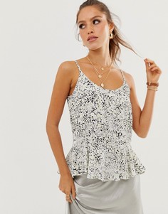Топ на бретельках с баской и цветочным принтом River Island - Черный
