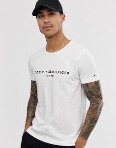 Белая футболка с вышитым логотипом-флагом Tommy Hilfiger - Белый