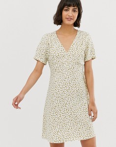 Короткое приталенное платье с цветочным принтом Only - Белый