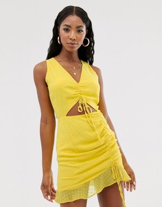 Желтое платье мини со сборками спереди и вырезом Lasula - Желтый