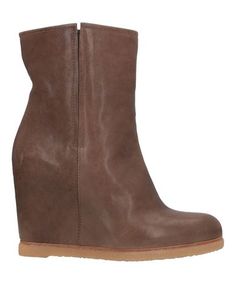 Полусапоги и высокие ботинки Stuart Weitzman