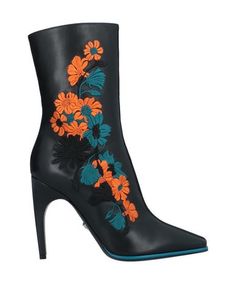 Полусапоги и высокие ботинки Versace