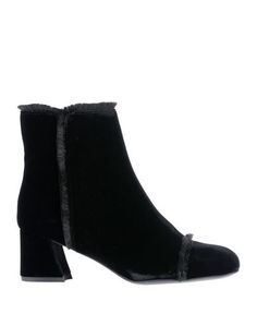 Полусапоги и высокие ботинки Stuart Weitzman