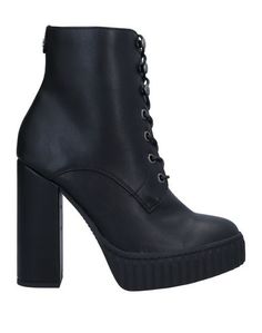 Полусапоги и высокие ботинки Guess