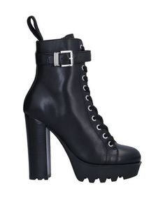 Полусапоги и высокие ботинки Guess