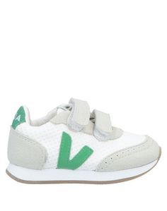 Низкие кеды и кроссовки Veja
