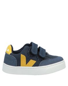 Низкие кеды и кроссовки Veja