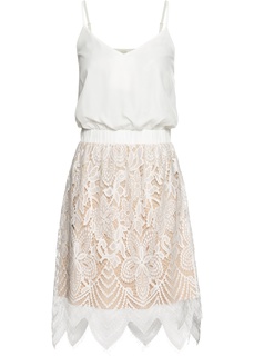 Платье с кружевной отделкой Bonprix