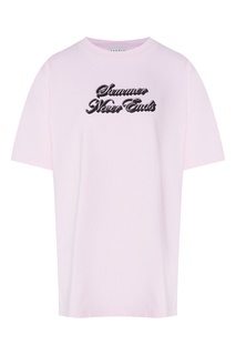 Розовая футболка с черной надписью Sandro