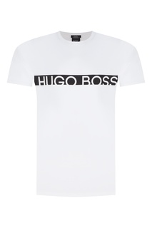 Белая футболка с черным логотипом Hugo Boss