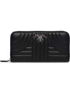 Аксессуары Prada