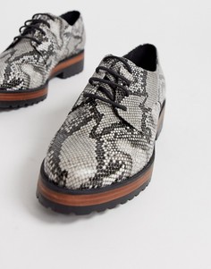 Туфли на плоской подошве с эффектом змеиной кожи ASOS DESIGN Manner - Бежевый