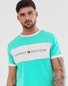 Футболка бирюзового цвета с контрастной вставкой и логотипом Tommy Hilfiger - Зеленый