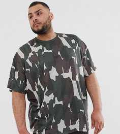 Oversize-футболка с камуфляжным принтом ASOS DESIGN Plus - Мульти