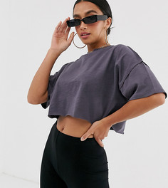 Темно-серая укороченная свободная футболка с наружными швами ASOS DESIGN Petite - Серый