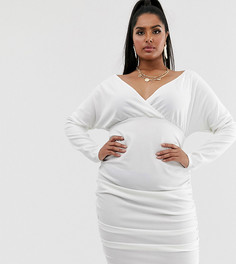 Белое платье с открытыми плечами и сборками PrettyLittleThing Plus - Белый