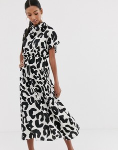 Монохромное платье миди с высоким воротом и звериным принтом ASOS DESIGN - Мульти