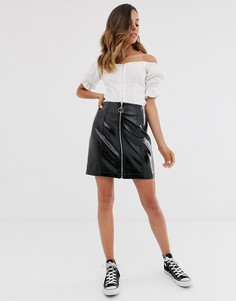 Черная виниловая мини-юбка на молнии New Look - Черный