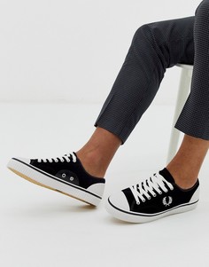 Черные низкие замшевые кеды Fred Perry Hughes