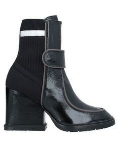 Полусапоги и высокие ботинки Santoni