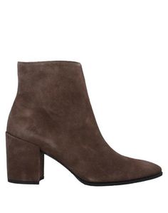 Полусапоги и высокие ботинки Stuart Weitzman