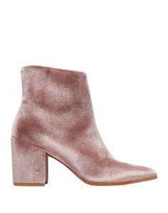 Полусапоги и высокие ботинки Stuart Weitzman