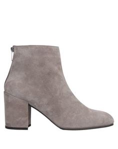 Полусапоги и высокие ботинки Stuart Weitzman