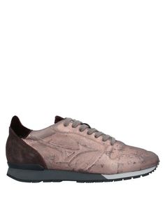 Низкие кеды и кроссовки Mizuno