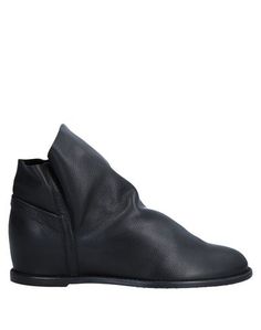 Полусапоги и высокие ботинки Stuart Weitzman