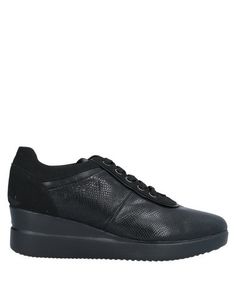 Низкие кеды и кроссовки Geox