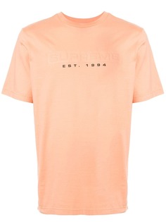Supreme футболка с тисненым логотипом