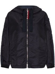 Moncler куртка с капюшоном и логотипом на рукавах