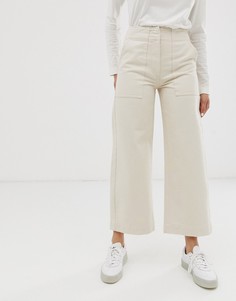 Джинсы светло-бежевого цвета с контрастными швами ASOS DESIGN - Кремовый