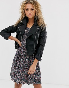 Черная короткая полиуретановая куртка New Look - Черный