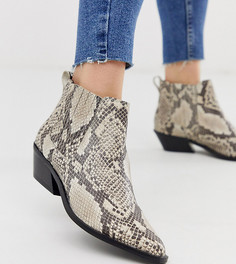 Кожаные ботинки челси для широкой стопы в стиле вестерн со змеиным принтом ASOS DESIGN Adelaide