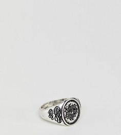 Серебристое кольцо-печатка с гравировкой Reclaimed Vintage inspired эксклюзивно для ASOS - Серебряный