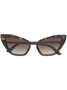 Dolce & Gabbana Eyewear солнцезащитные очки в массивной оправе кошачий глаз