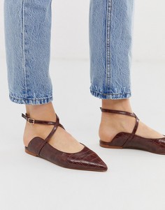 Коричневые балетки с крокодиловым рисунком и острым носком ASOS DESIGN Legacy - Коричневый