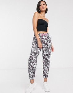 Oversize-джоггеры с принтом ASOS DESIGN - Мульти