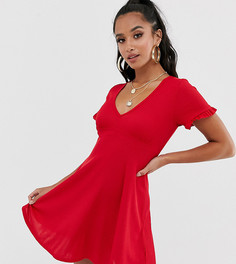 Красное чайное плате с V-образным вырезом эксклюзивно от Boohoo Petite - Красный