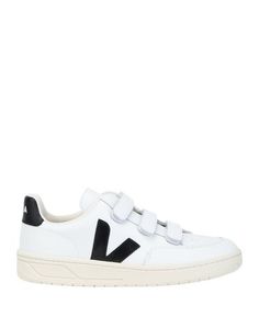Низкие кеды и кроссовки Veja
